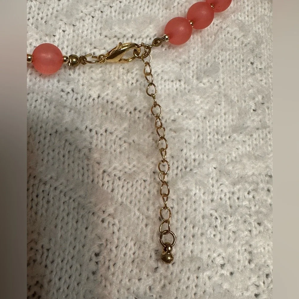 3/$15 item Vintage necklace Estate sale find - Picture 4 of 5
